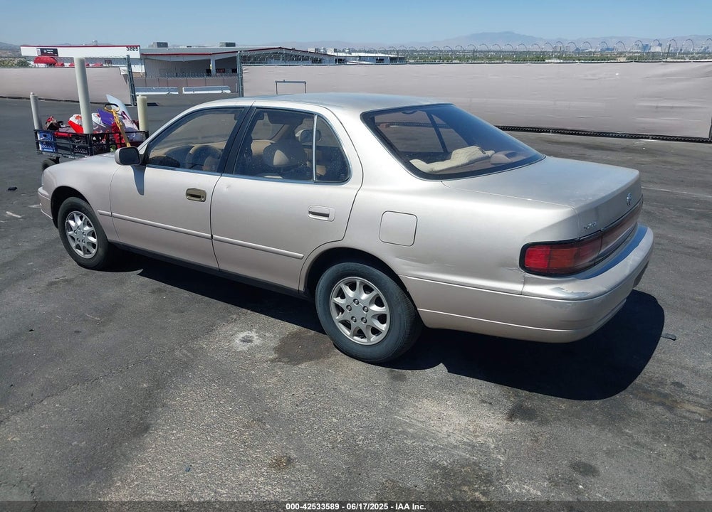 1993 TOYOTA CAMRY XLE VIN: JT2SK13E8P0187670