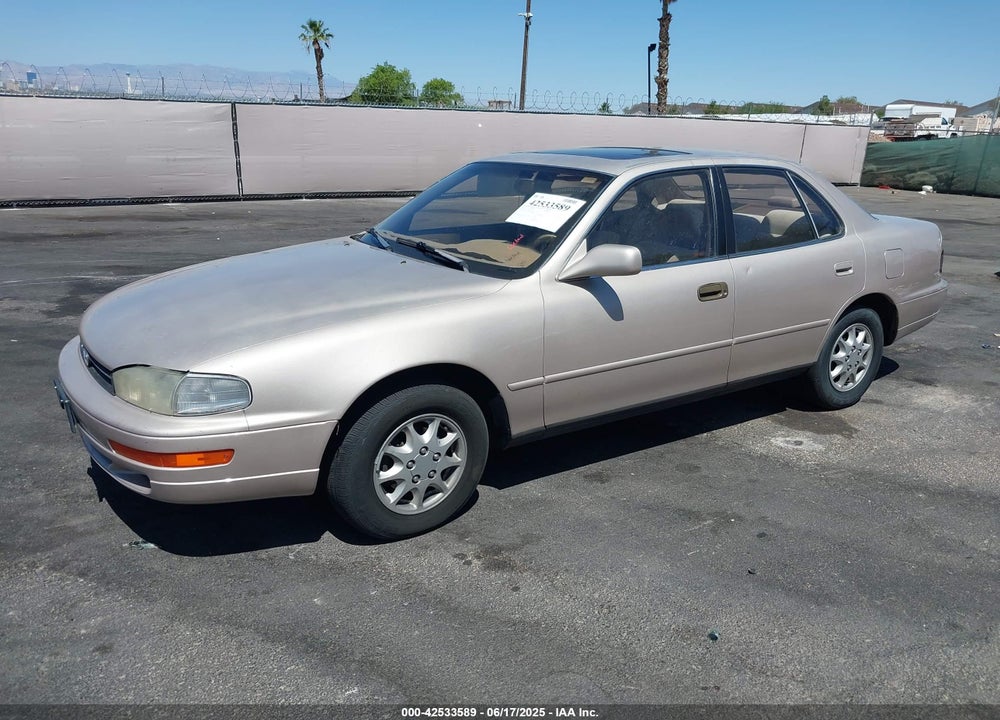 1993 TOYOTA CAMRY XLE VIN: JT2SK13E8P0187670