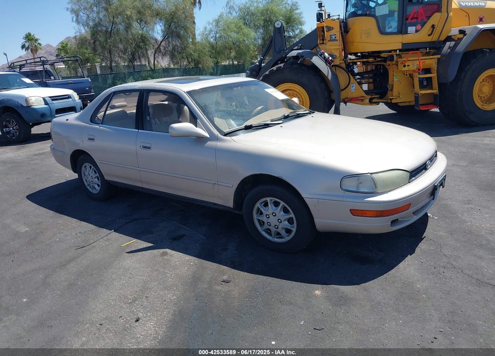 1993 TOYOTA CAMRY XLE VIN: JT2SK13E8P0187670