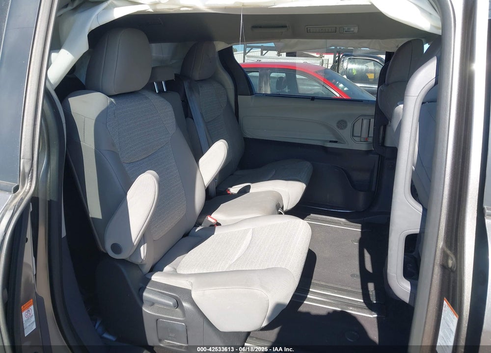 2023 TOYOTA SIENNA LE VIN: 5TDKRKEC6PS157598