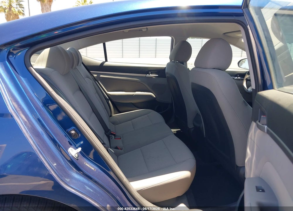 2019 HYUNDAI ELANTRA VIN: 5NPD84LF1KH433978