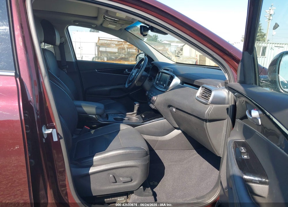 2017 KIA SORENTO VIN: 5XYPKDA5XHG307983