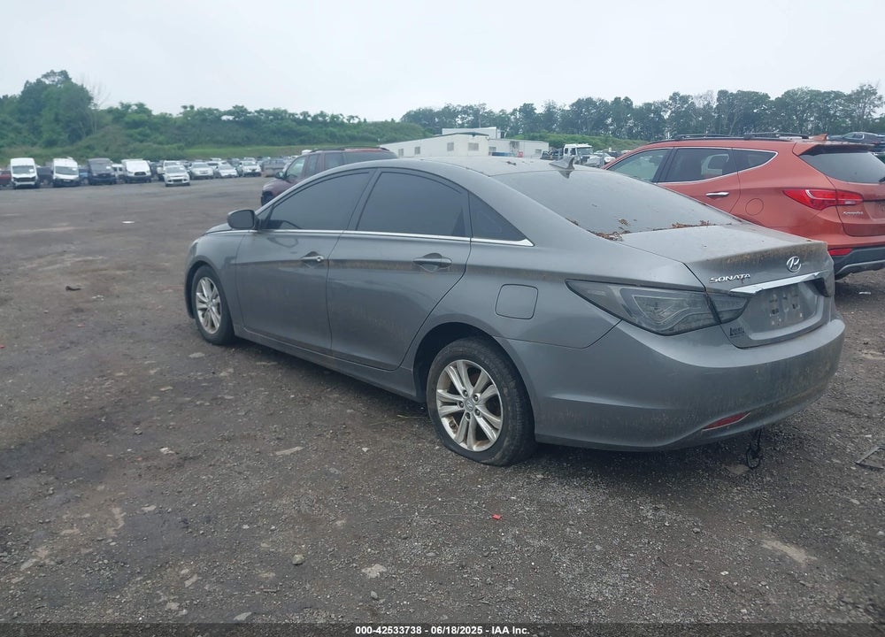 2011 HYUNDAI SONATA VIN: 5NPEB4AC3BH082084