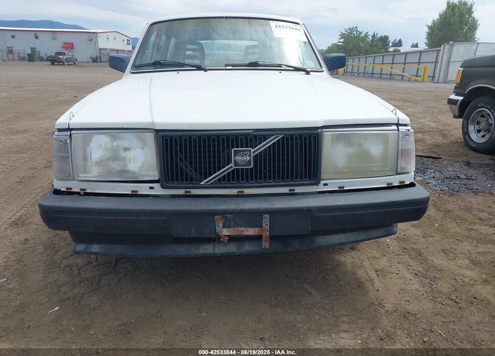 1990 VOLVO 240 DL VIN: YV1AA8855L1855012