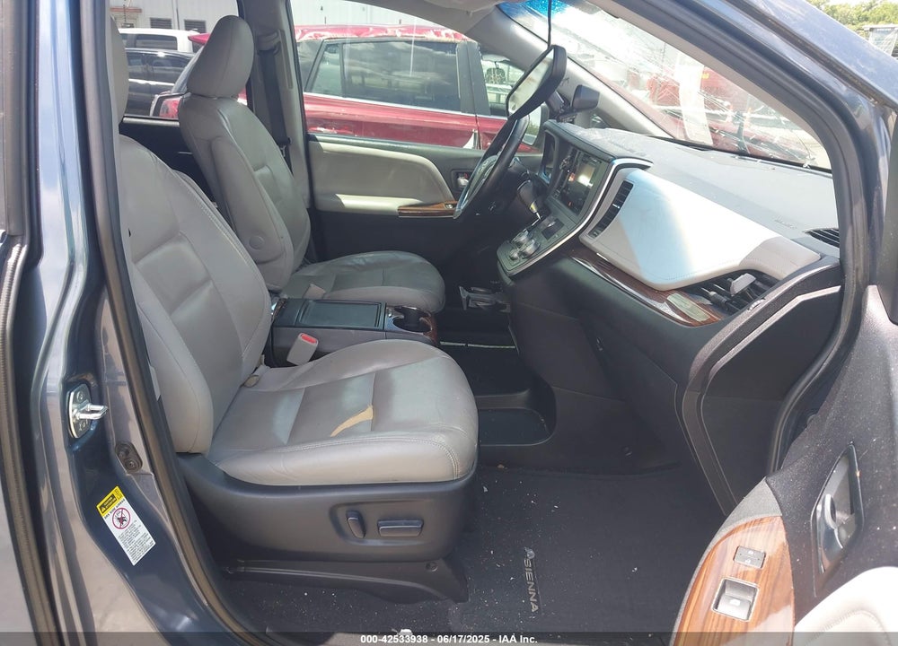 2015 TOYOTA SIENNA VIN: 5TDYK3DCXFS637048
