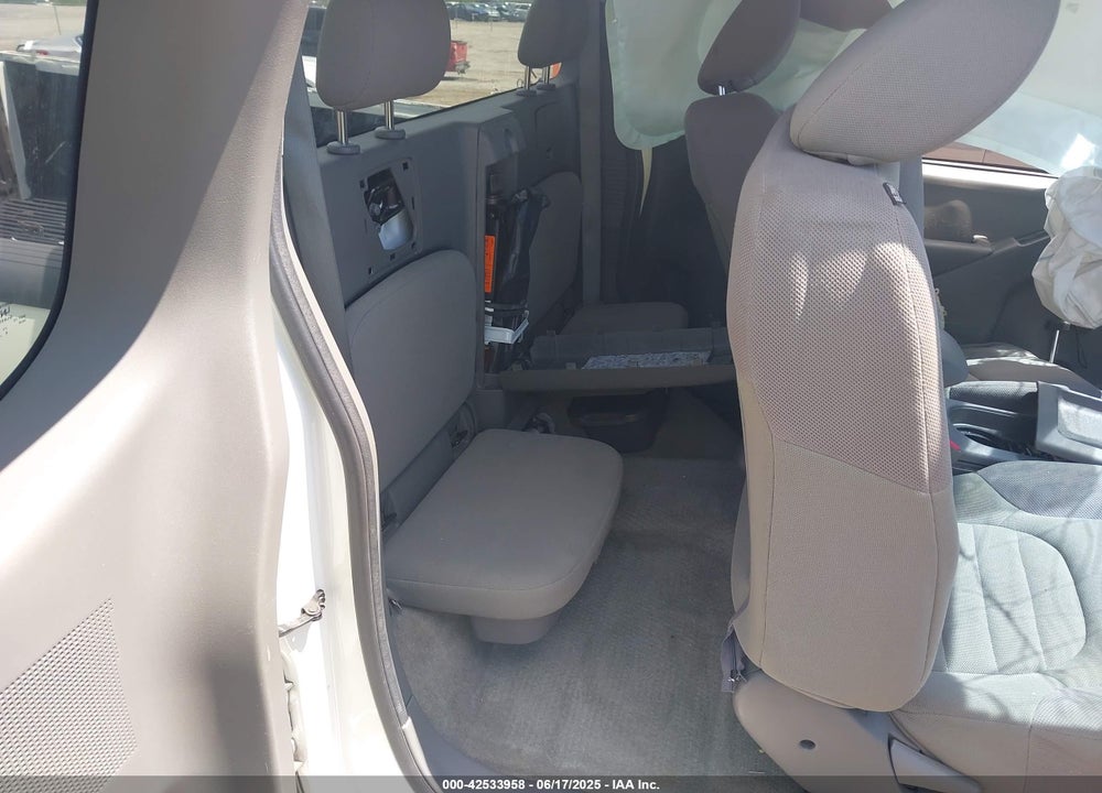 2015 NISSAN FRONTIER VIN: 1N6BD0CT1FN729393