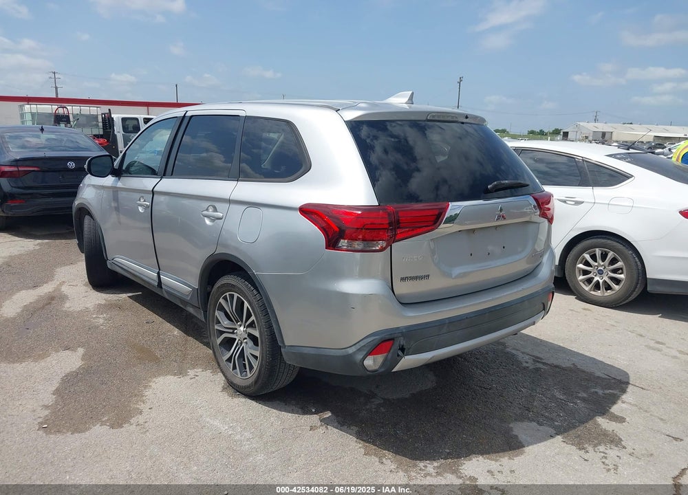 2018 MITSUBISHI OUTLANDER VIN: JA4AD3A30JZ010327