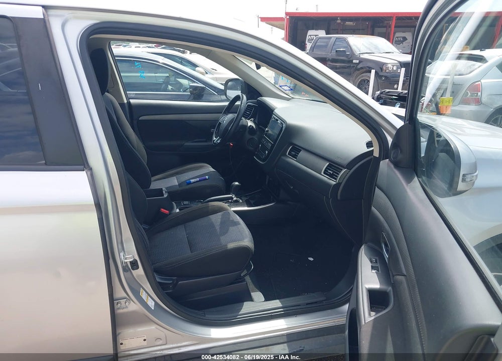 2018 MITSUBISHI OUTLANDER VIN: JA4AD3A30JZ010327