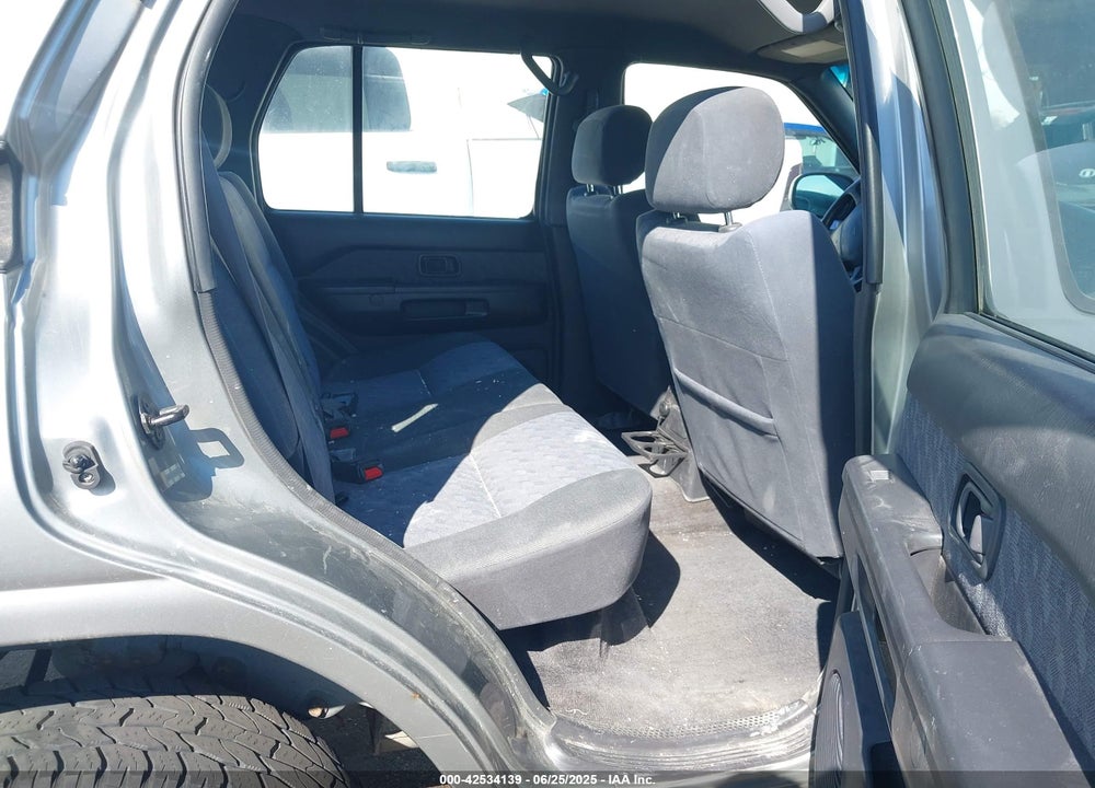1998 NISSAN PATHFINDER VIN: JN8AR05YXWW225657