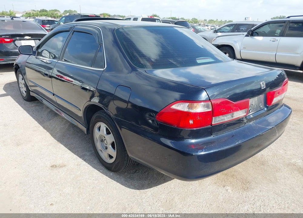 2001 HONDA ACCORD 2.3 EX VIN: 1HGCG56681A041149