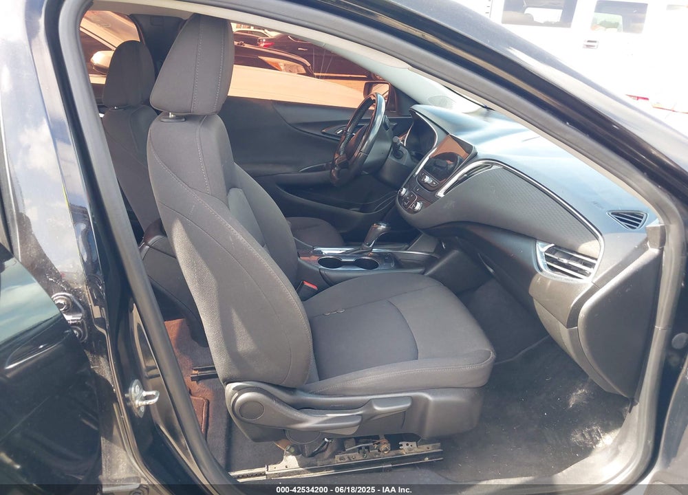 2018 CHEVROLET MALIBU VIN: 1G1ZD5ST3JF230221