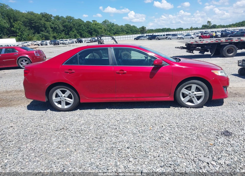 2014 TOYOTA CAMRY SE VIN: 4T1BF1FK9EU805688