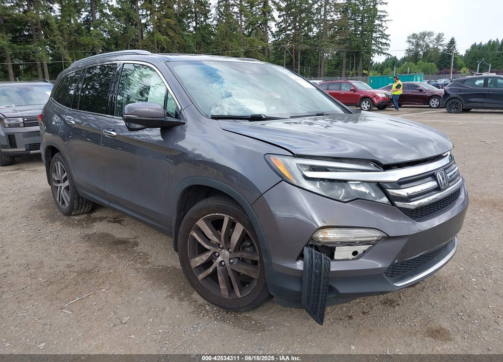 2017 HONDA PILOT TOURING VIN: 5FNYF6H95HB018627