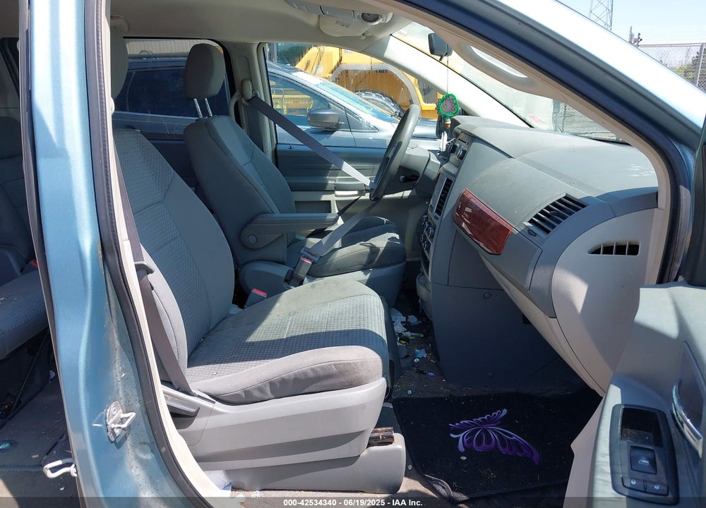 2009 CHRYSLER TOWN & COUNTRY LX VIN: 2A8HR44E39R571855