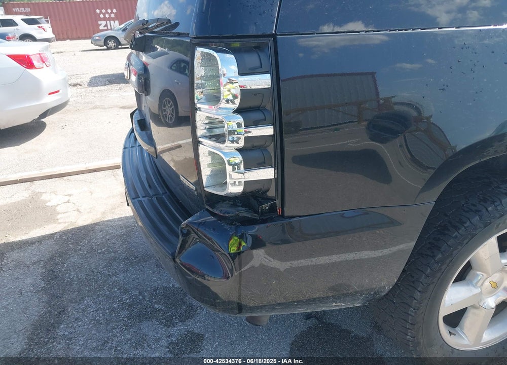 2008 CHEVROLET TAHOE LTZ VIN: 1GNFK13038J164555