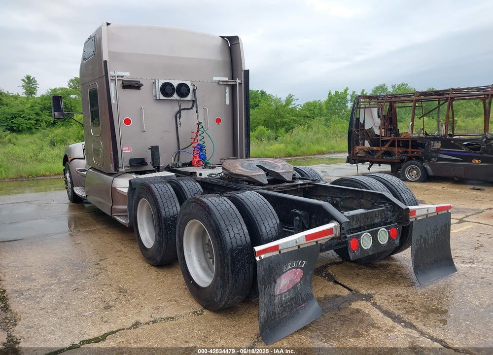 2010 KENWORTH T660 T660 VIN: 1XKAD49X8AJ263207