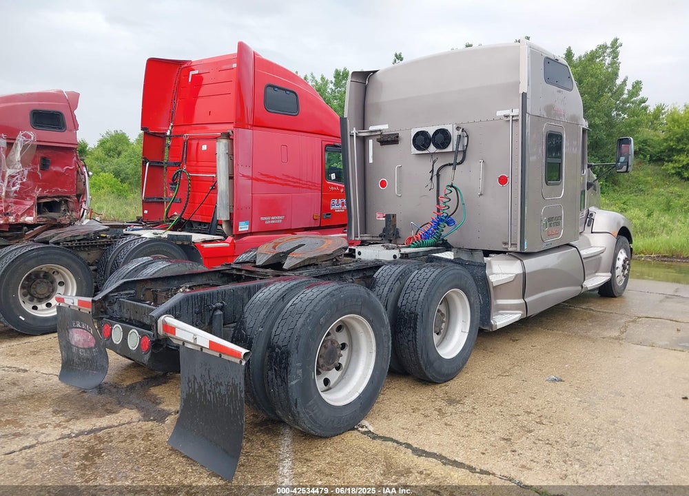 2010 KENWORTH T660 T660 VIN: 1XKAD49X8AJ263207