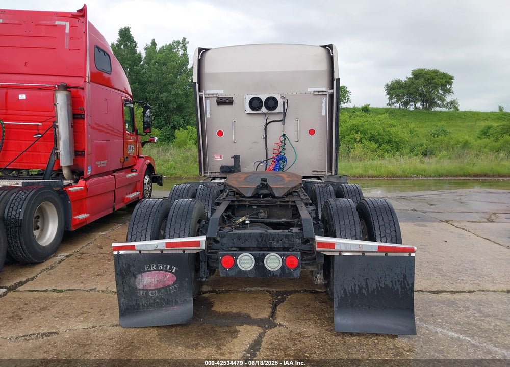 2010 KENWORTH T660 T660 VIN: 1XKAD49X8AJ263207