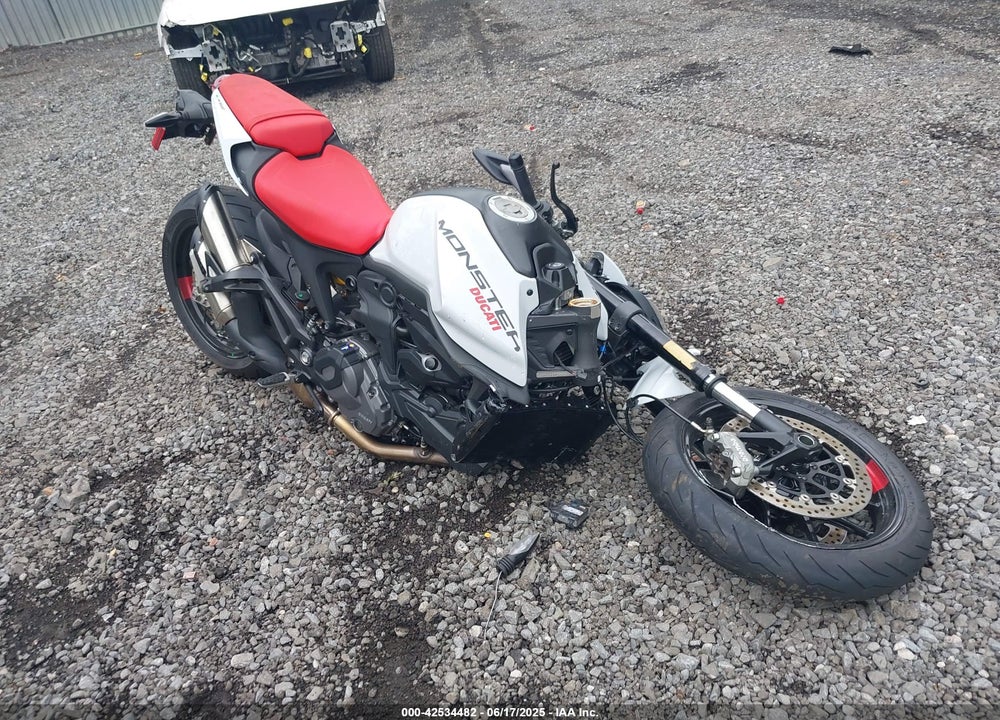 2024 DUCATI MONSTER VIN: ZDMMAMDT5RB009339