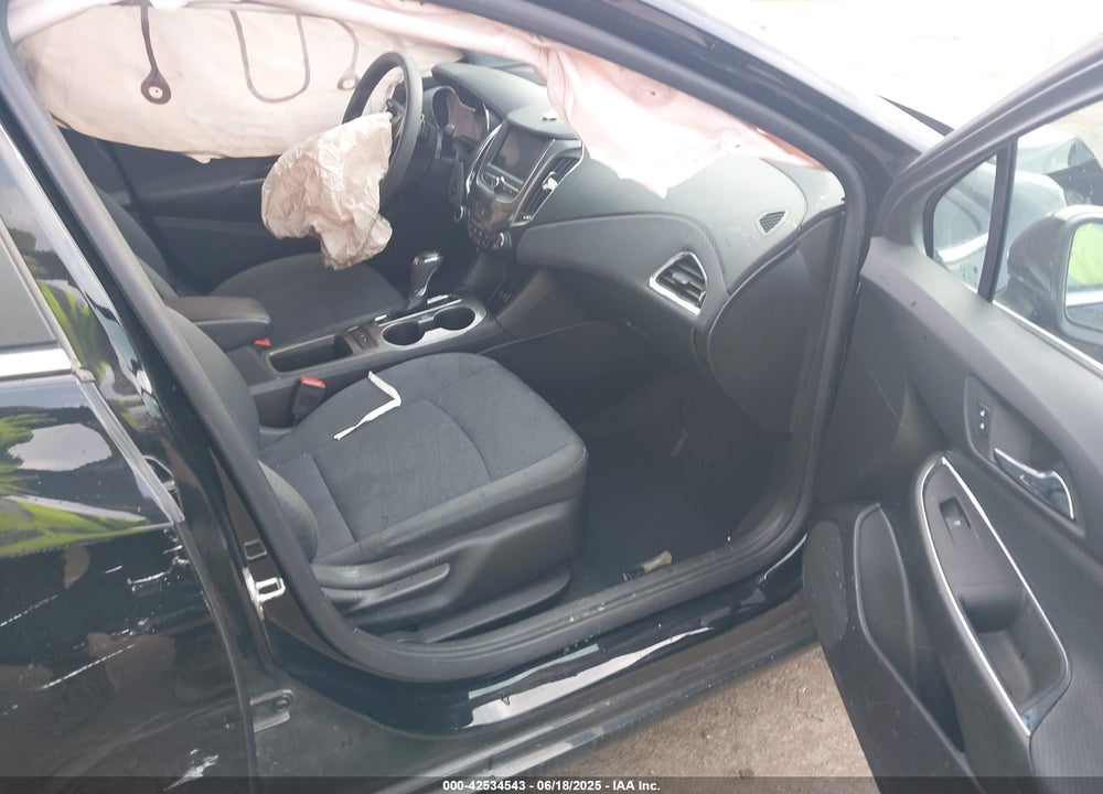 2019 CHEVROLET CRUZE VIN: 3G1BE6SM4KS527945