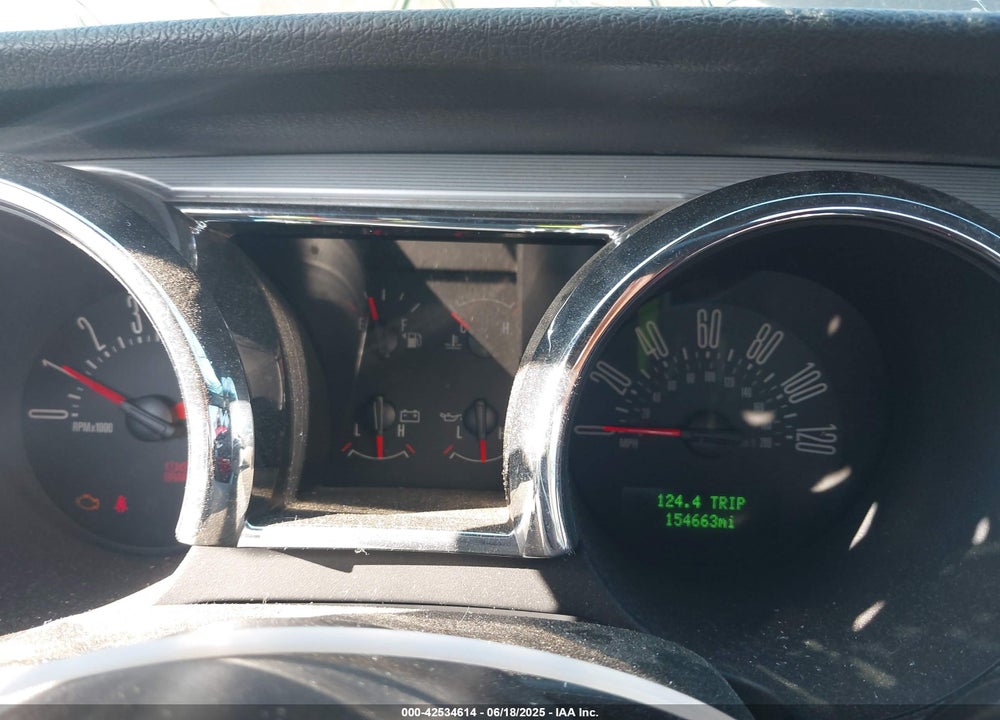 2005 FORD MUSTANG V6 DELUXE/V6 PREMIUM VIN: 1ZVFT80N355224477