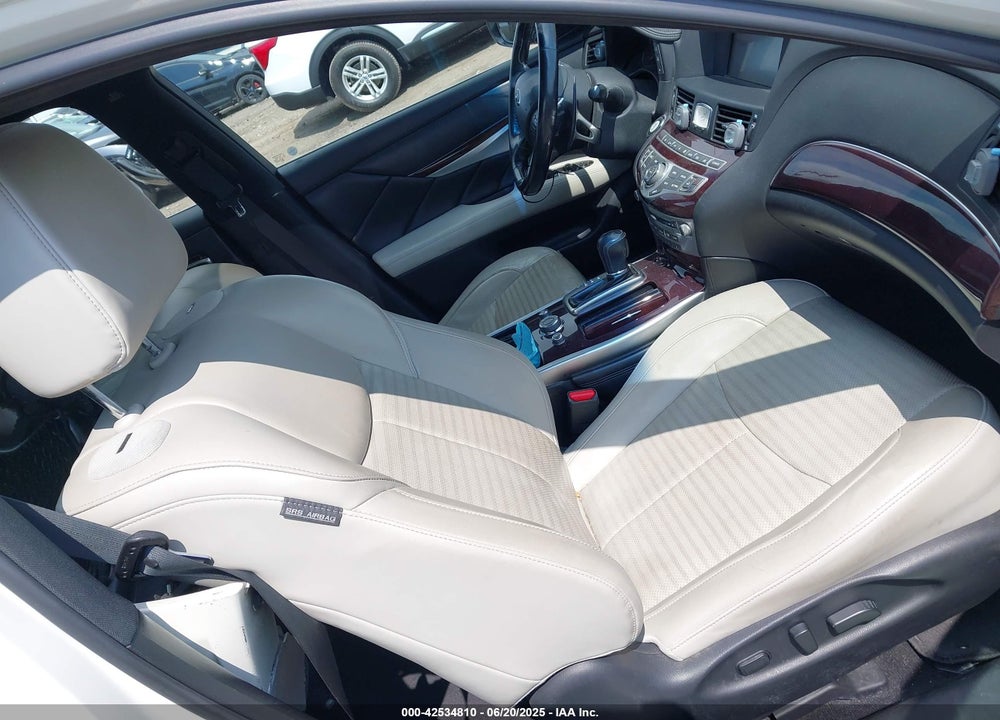 2019 INFINITI Q70 VIN: JN1BY1AR6KM585492