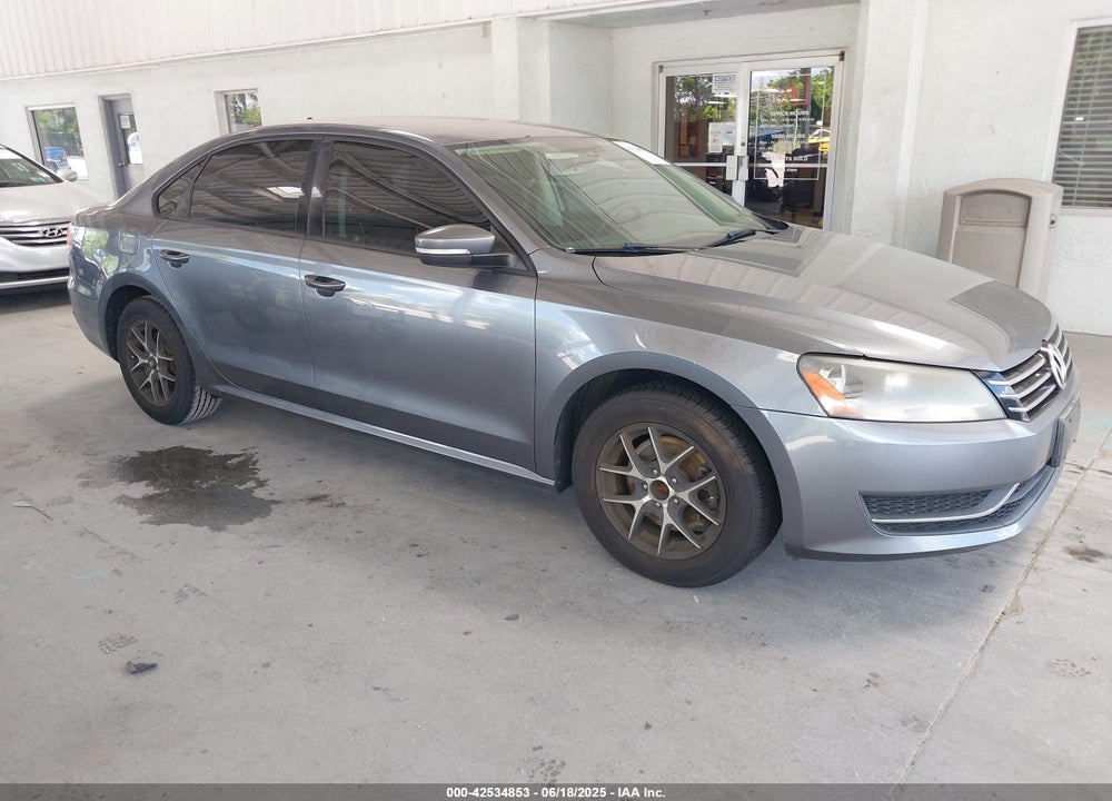 2015 VOLKSWAGEN PASSAT 1.8T S VIN: 1VWAT7A37FC091544