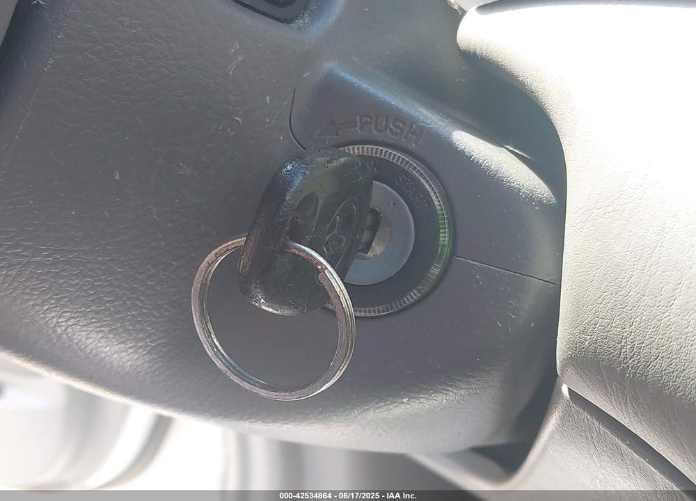 2002 TOYOTA CAMRY LE V6 VIN: 4T1BF32K42U007564