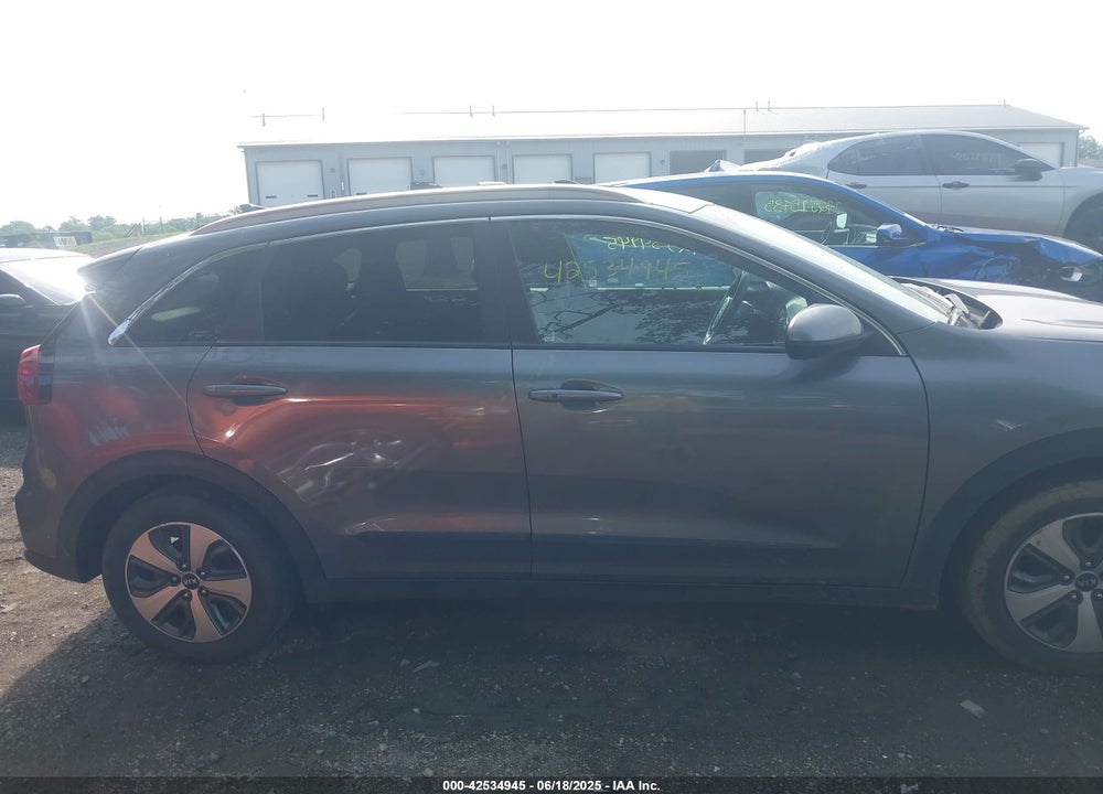 2018 KIA NIRO VIN: KNDCB3LC4J5138885