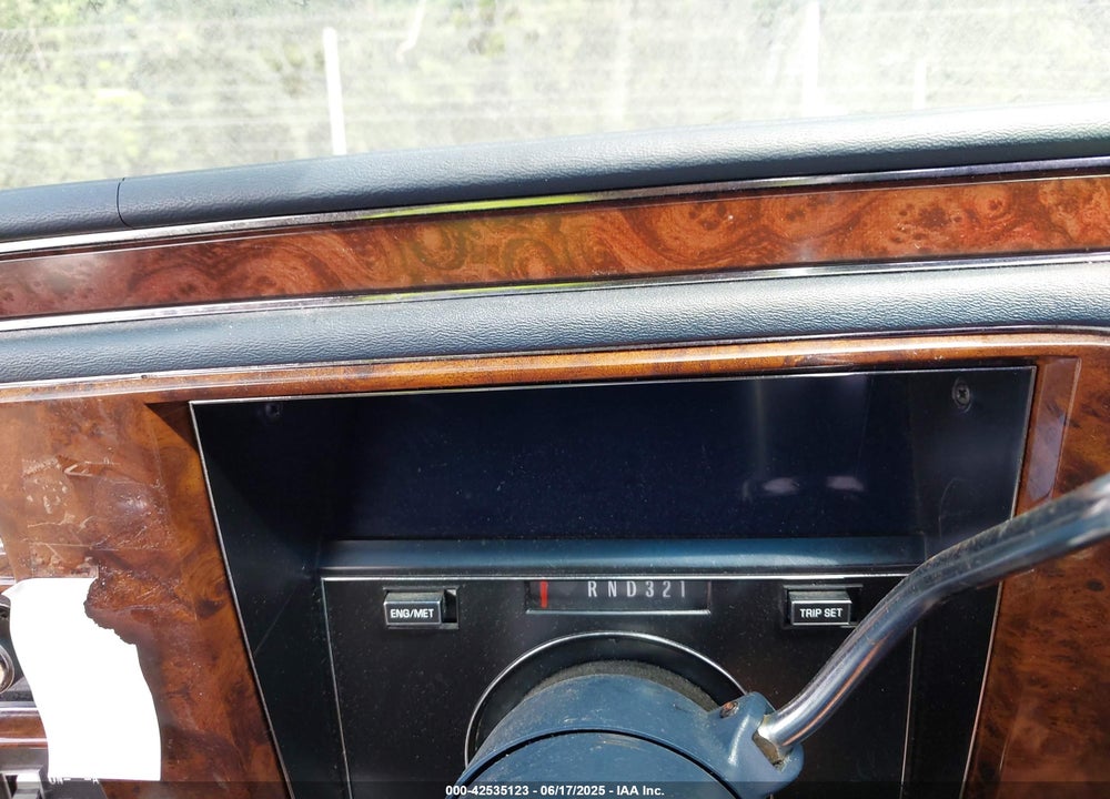 1991 CADILLAC BROUGHAM VIN: 1G6DW54E5MR723477