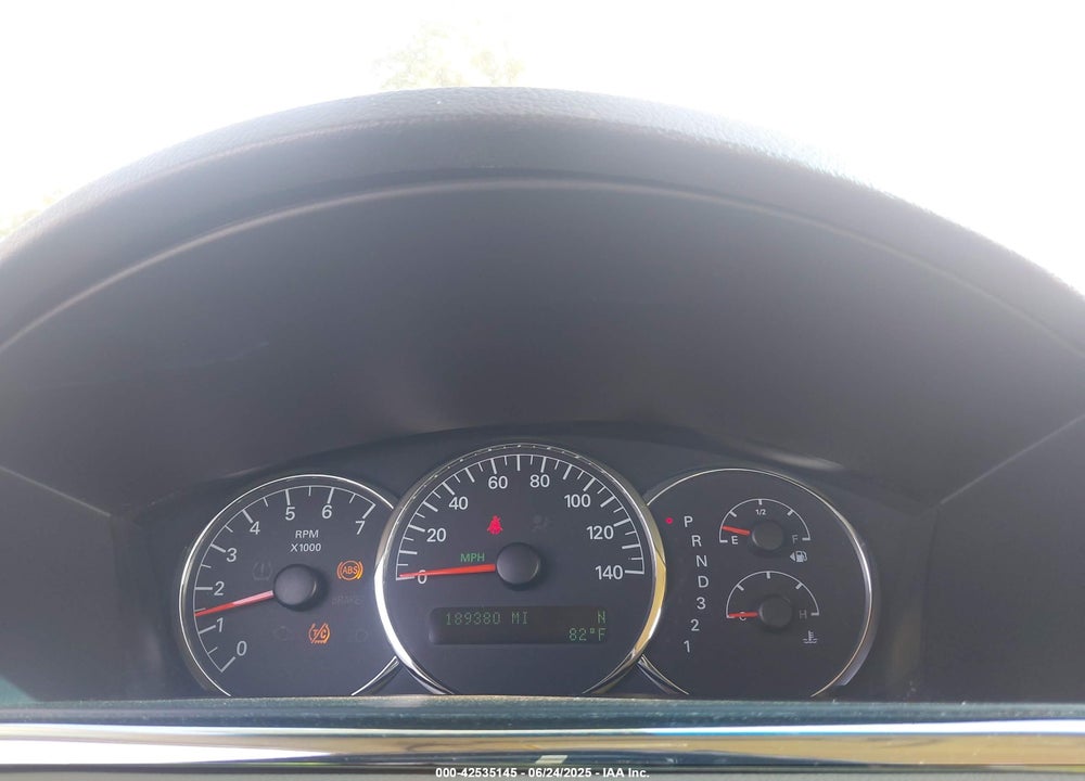 2008 BUICK LACROSSE VIN: 2G4WD582181223273