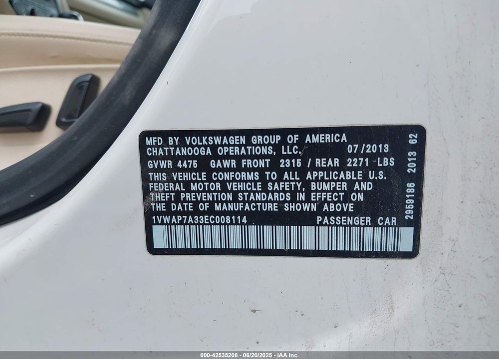 2014 VOLKSWAGEN PASSAT VIN: 1VWAP7A33EC008114