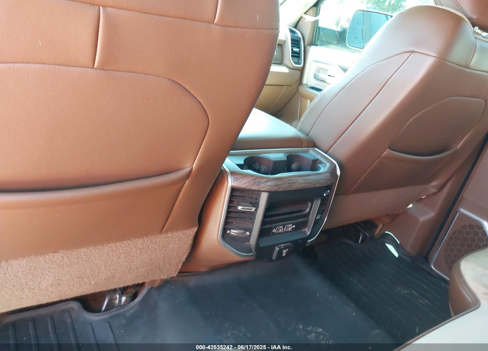 2019 RAM 3500 LAIE  4X4 8' BOX VIN: 3C63RRJL3KG558270