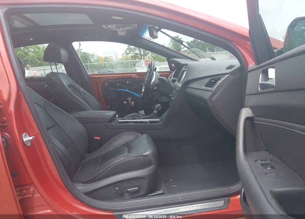 2015 HYUNDAI SONATA VIN: 5NPE34AB4FH117886