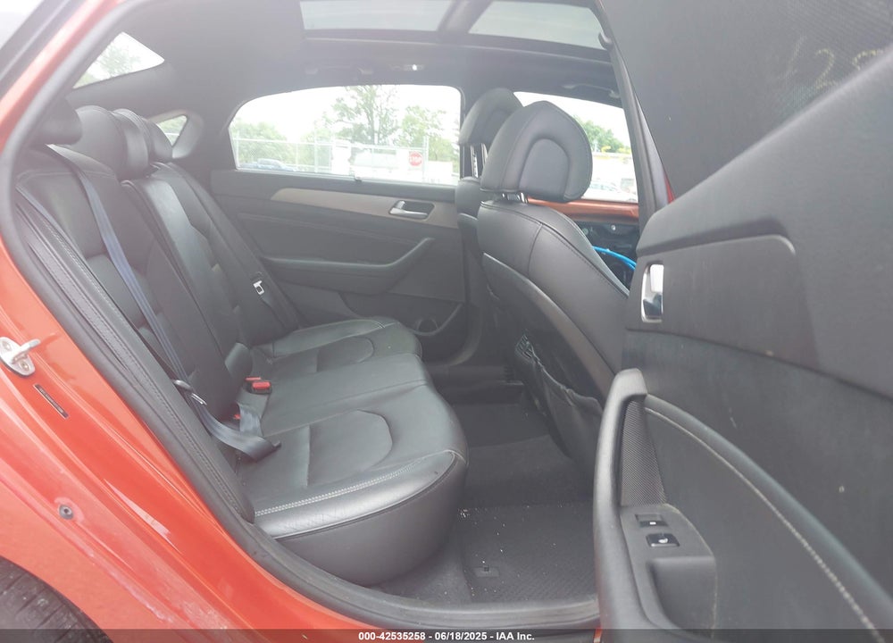 2015 HYUNDAI SONATA VIN: 5NPE34AB4FH117886