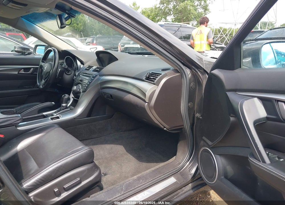 2010 ACURA TL 3.7 VIN: 19UUA9F50AA001460