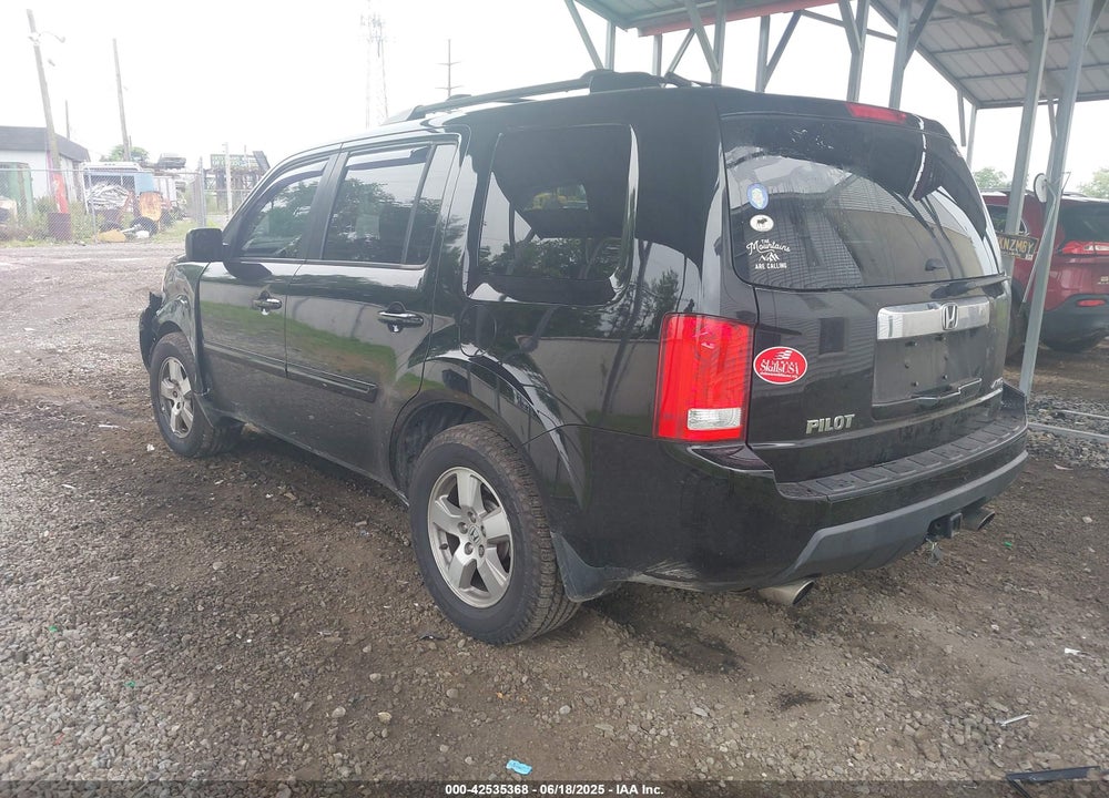 2011 HONDA PILOT VIN: 5FNYF4H61BB065719