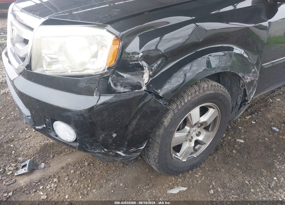 2011 HONDA PILOT VIN: 5FNYF4H61BB065719