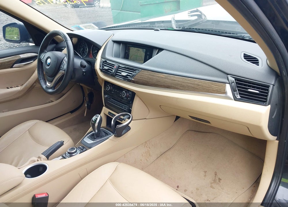 2015 BMW X1 VIN: WBAVL1C56FVY39184