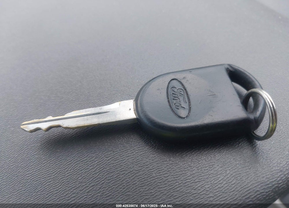 2008 FORD FOCUS VIN: 1FAHP33N58W121614