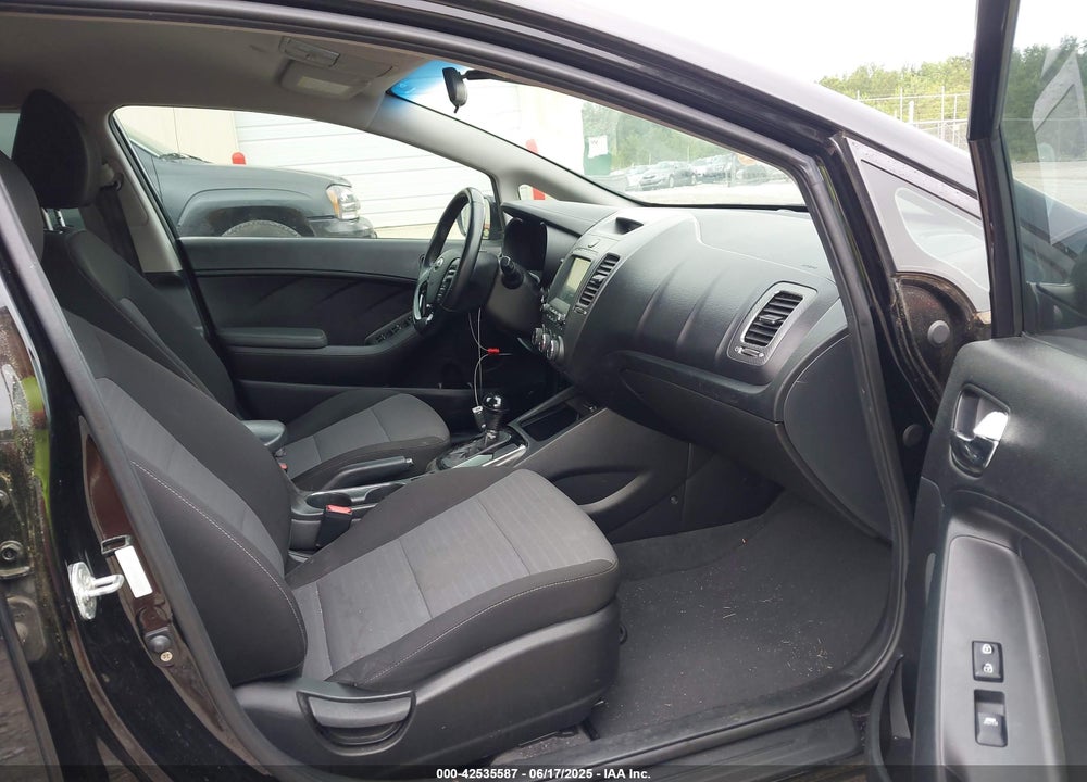 2017 KIA FORTE S VIN: 3KPFL4A7XHE152892