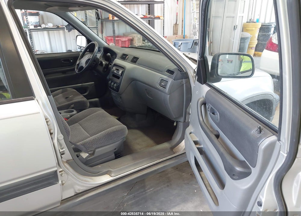 1997 HONDA CR-V VIN: JHLRD1851VC035978