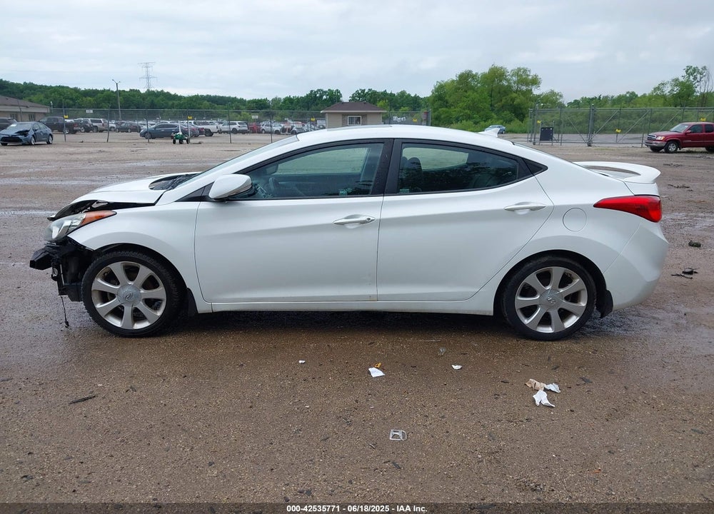2013 HYUNDAI ELANTRA VIN: 5NPDH4AE8DH287916