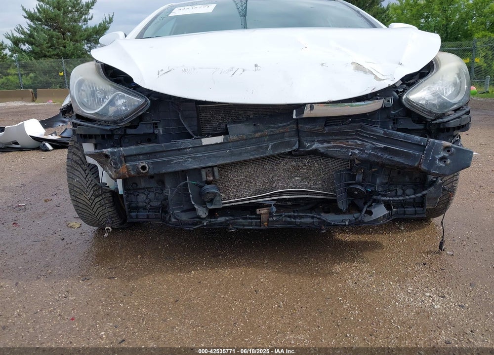 2013 HYUNDAI ELANTRA VIN: 5NPDH4AE8DH287916