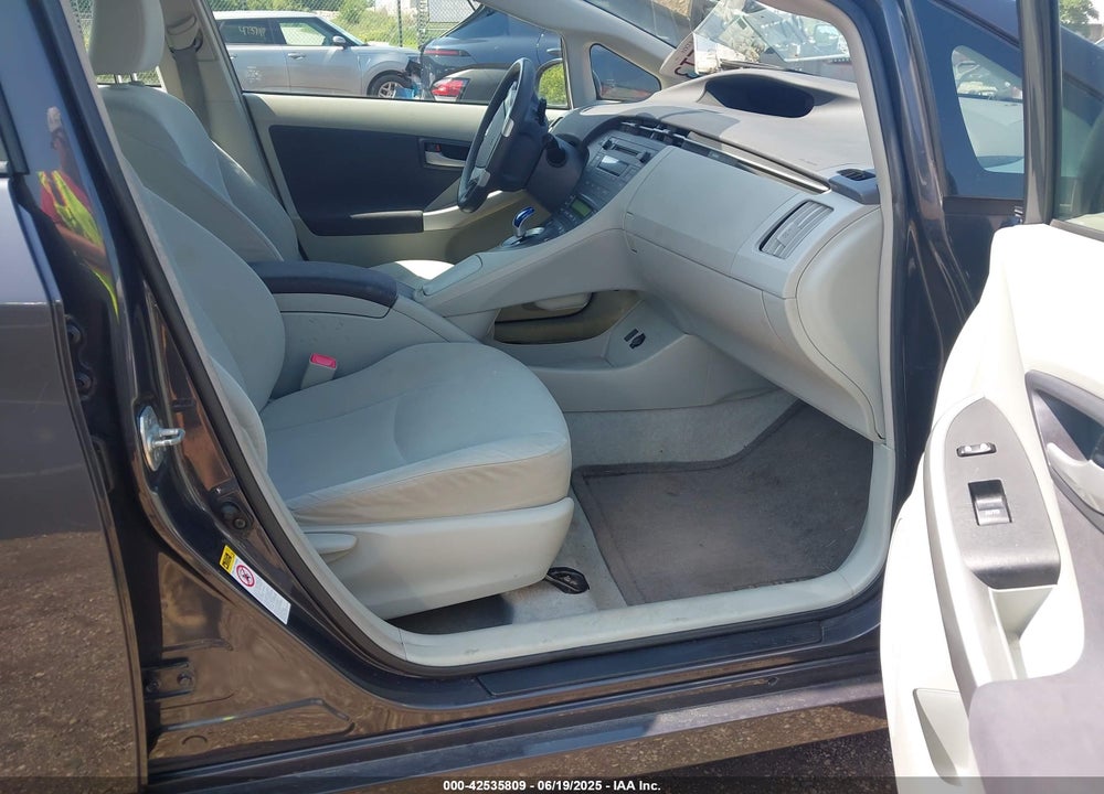 2011 TOYOTA PRIUS TWO VIN: JTDKN3DU3B1363334
