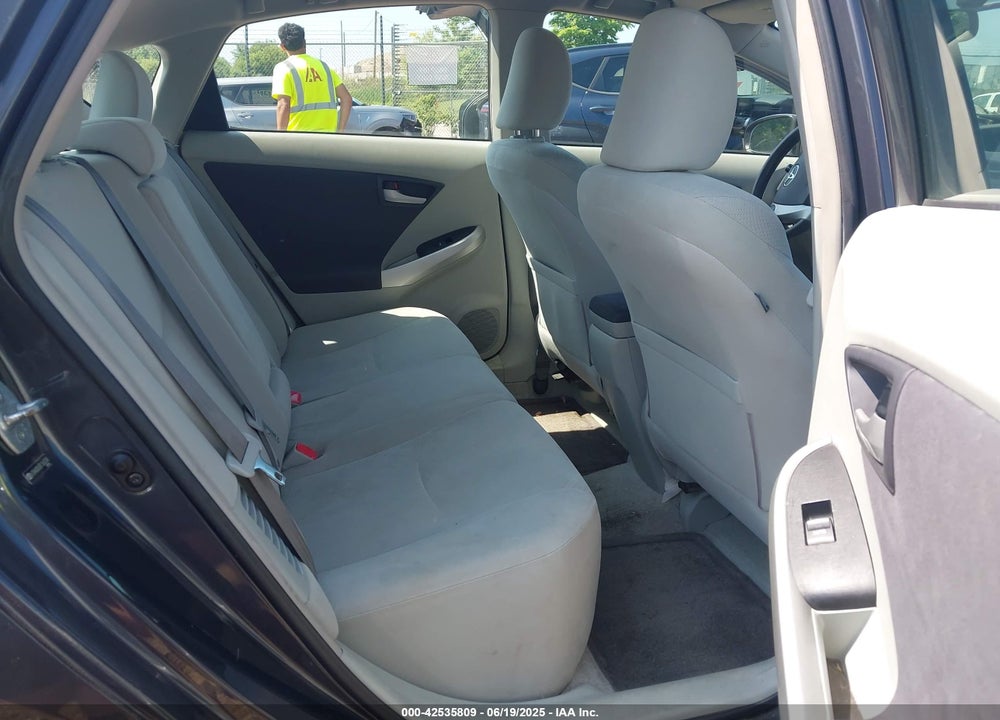 2011 TOYOTA PRIUS TWO VIN: JTDKN3DU3B1363334