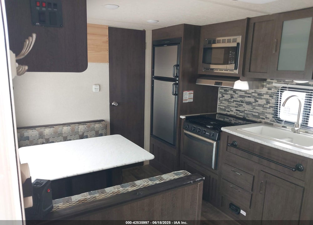 2018 FOREST RIVER WILDWOOD VIN: 4X4TWDZ27J7359694