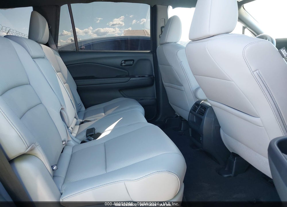 2023 HONDA PASSPORT VIN: 5FNYF8H50PB036640