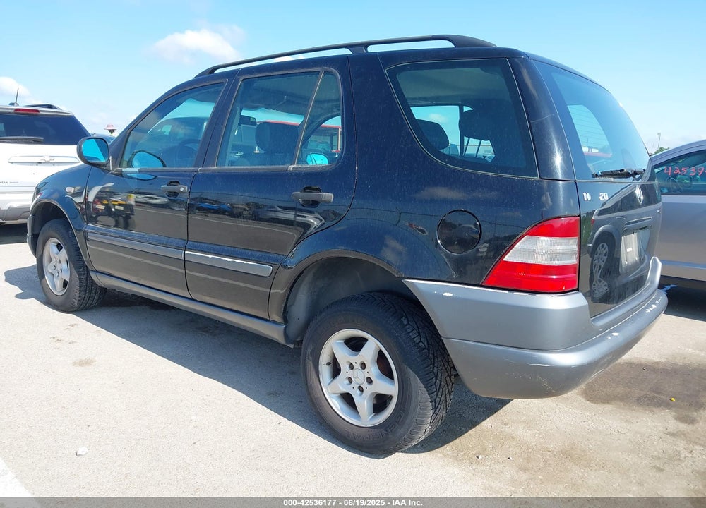 1998 MERCEDES-BENZ ML 320 CLASSIC VIN: 4JGAB54E9WA013555