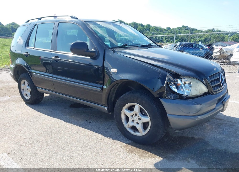 1998 MERCEDES-BENZ ML 320 CLASSIC VIN: 4JGAB54E9WA013555